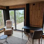 Large Modern With A Spectacular View! *