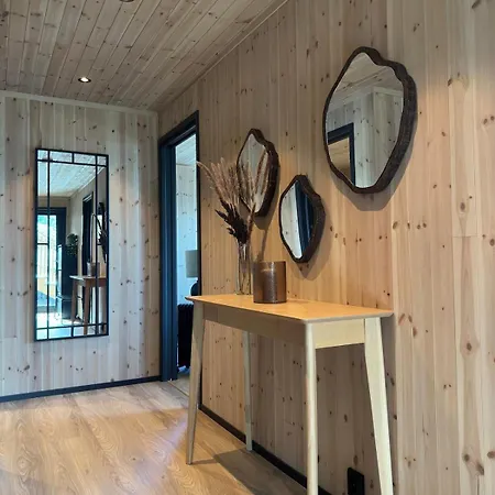 Large Modern With A Spectacular View! 别墅 *