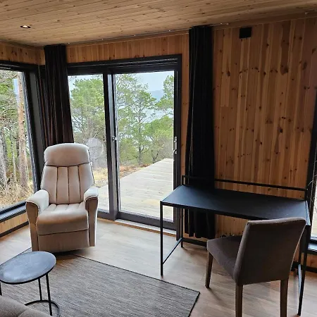 Large Modern With A Spectacular View! *