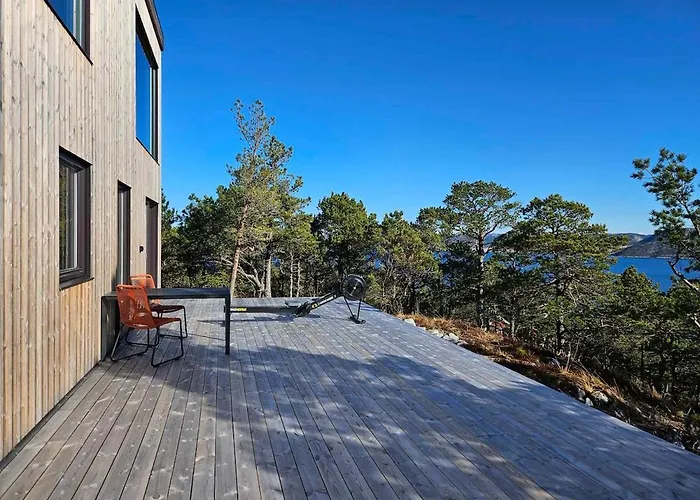 Large Modern With A Spectacular View! *