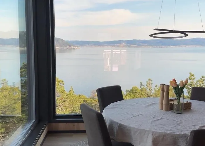 Large Modern With A Spectacular View! Villa