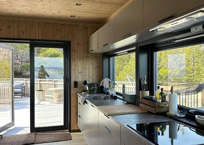 Large Modern With A Spectacular View! Villa